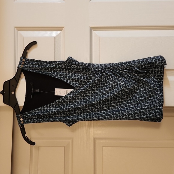 White House Black Market Tops - NWT WHBM Sleeveless Blue Printed Surplice Shell Size XXSP